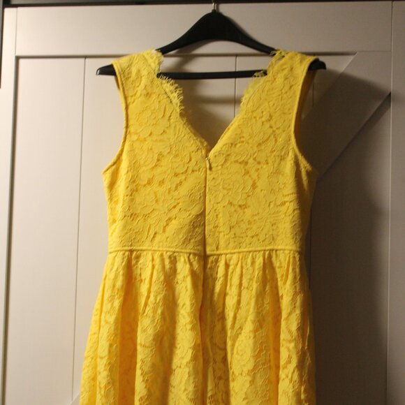 Lulu's Women's bright yellow v neck lace fit & flare dress M EUC - Picture 3 of 6
